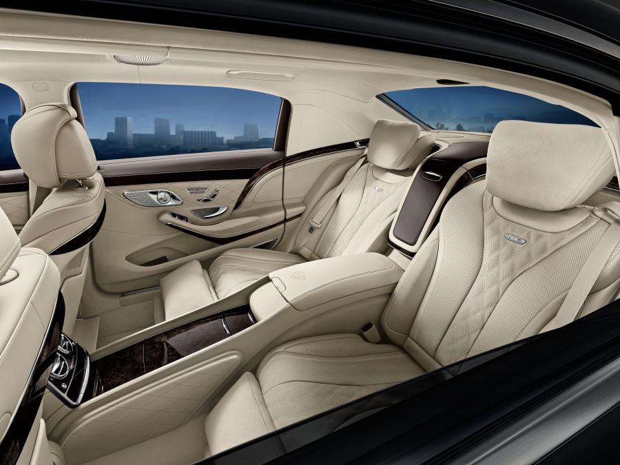 Интерьер Mercedes-Maybach S650 Guard (X222) 2019 года  (WW) (фото 2 из 3)